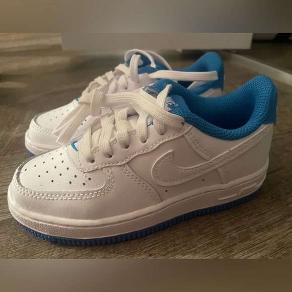 Toddler Nike Shoes - Picture 1 of 5